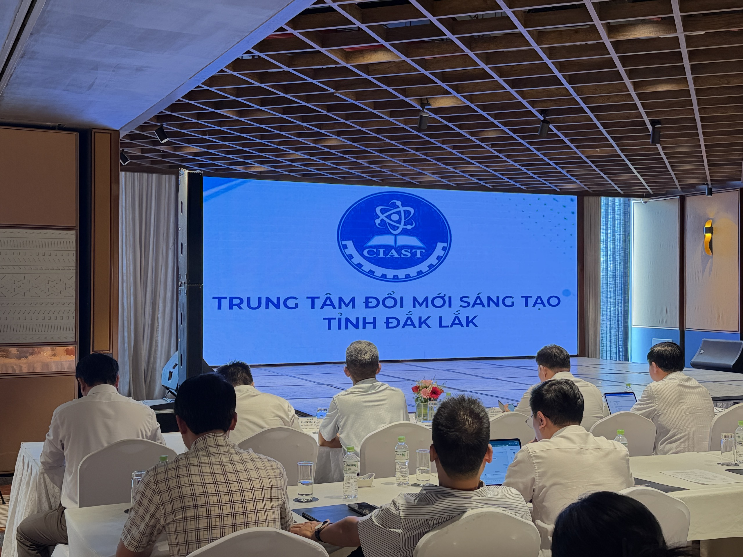 Viettel đồng hành chuyển đổi số thủy sản Đắk Lắk: "Đổi mới sáng tạo và chuyển đổi số trong chuỗi giá trị từ nuôi trồng, chế biến và phát triển bền vững thủy sản"