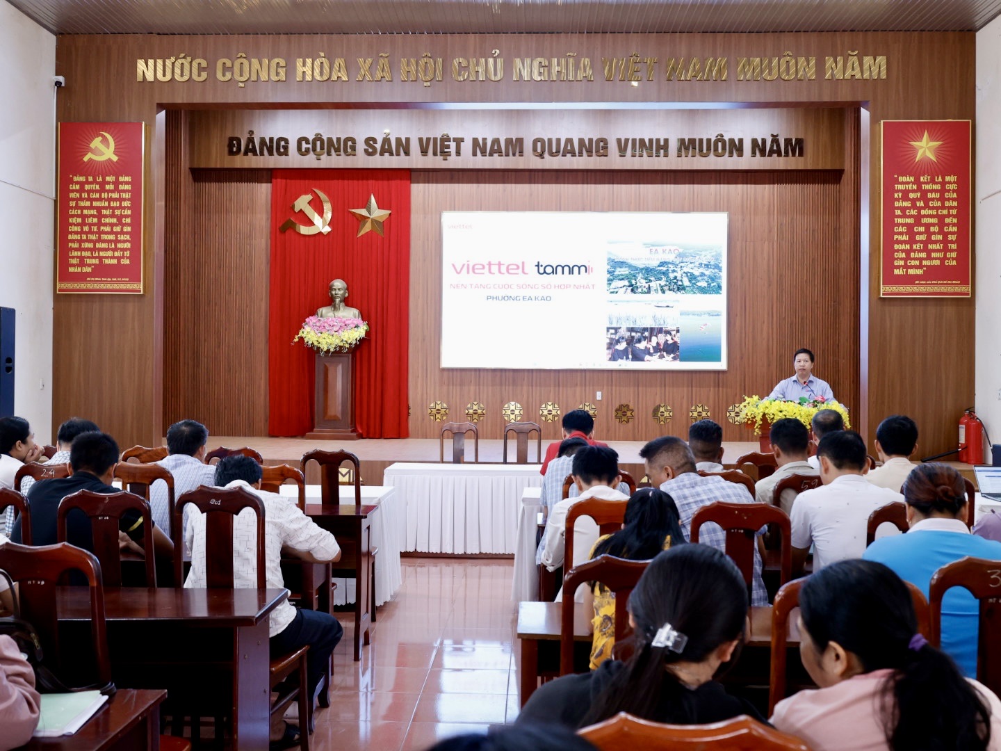 Viettel Đắk Lắk đồng hành cùng UBND Phường Ea Kao đẩy mạnh triển khai ứng dụng Viettel Tammi đến 18 tổ dân phố, buôn.